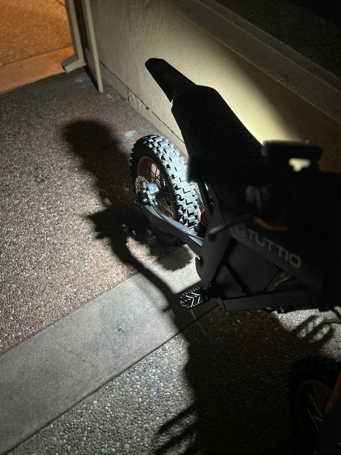 Battery Powered Rocklight V3 (AA)