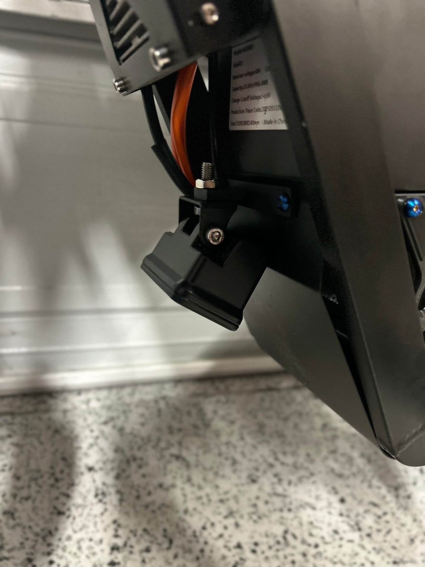 Tuttio Wheelie Light(Baja + Hardware)